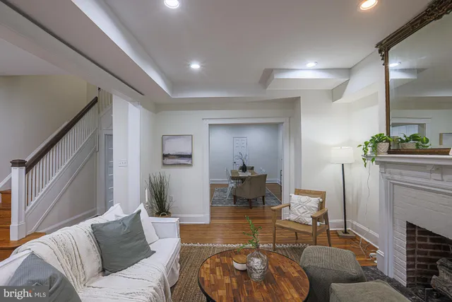 $3,500 | 342 East University Parkway, Baltimore, MD 21218