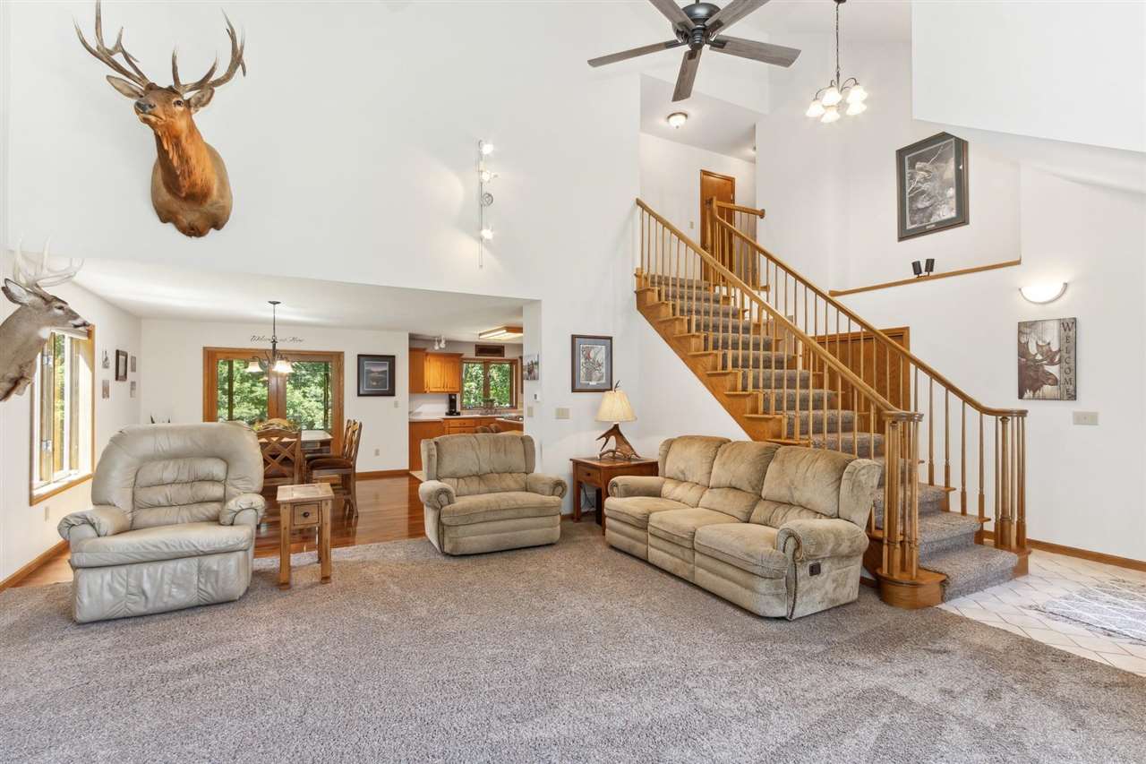 3086 Sandy Beach Road Northeast Swisher, IA 52338 - Photo 6 of 54 Gallery Image 6