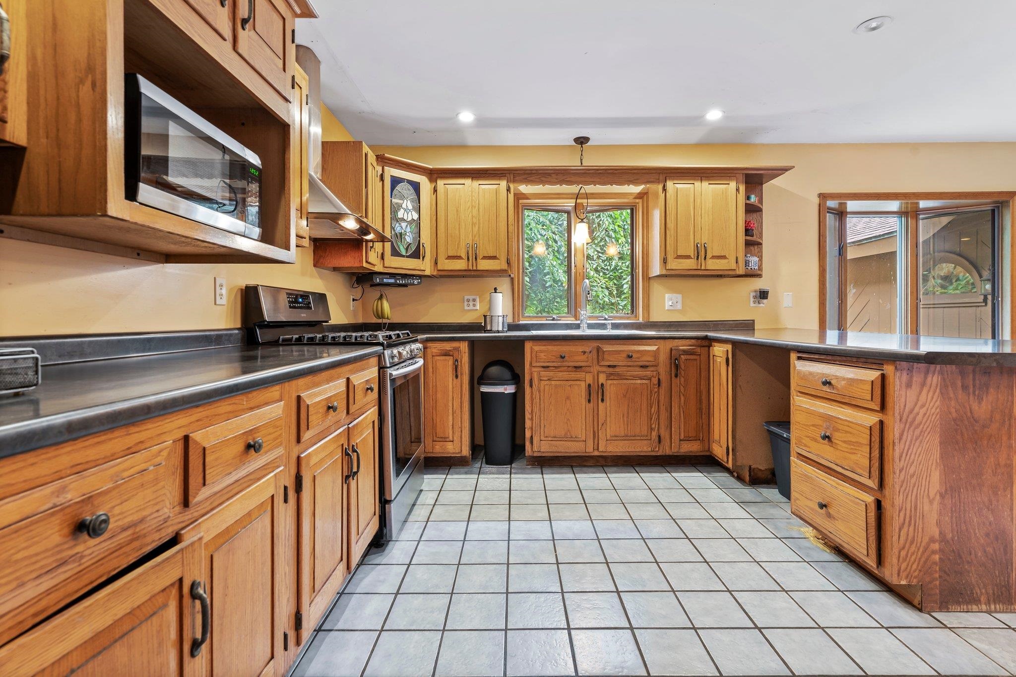 7 Terracewood Road Londonderry, NH 03053 - Photo 5 of 40