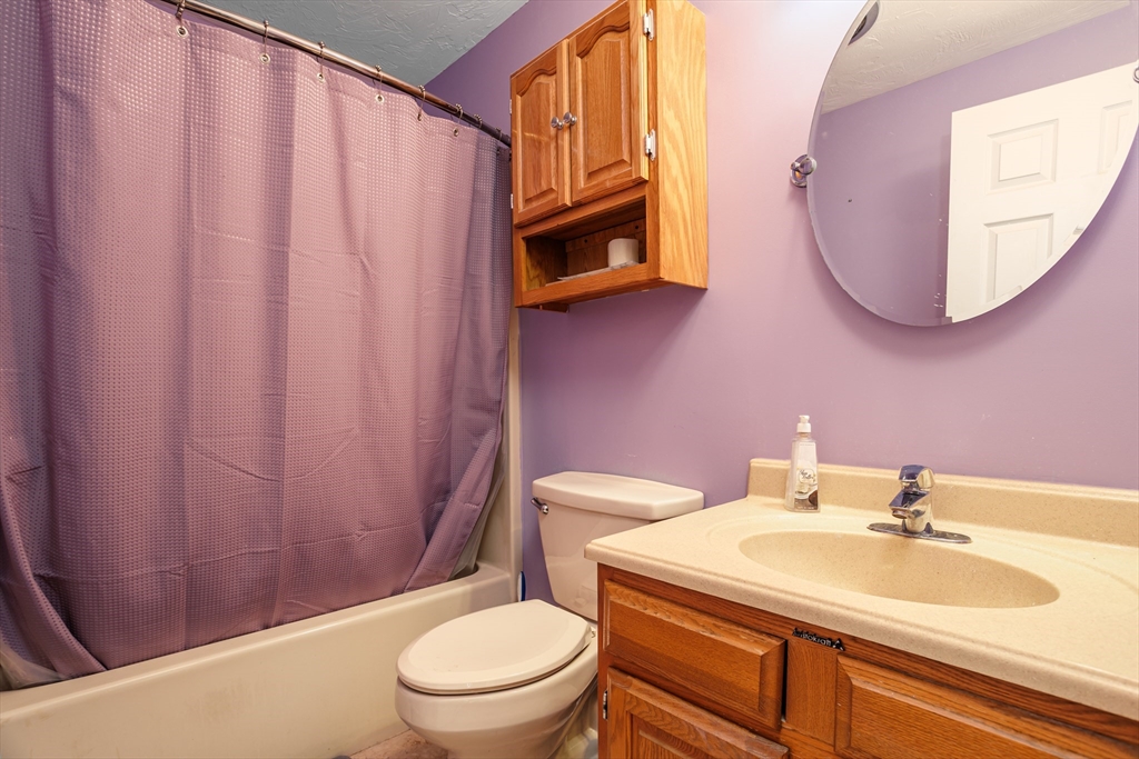 909 Ridgefield Circle, Unit 909C Clinton, MA 01510 - Photo 21 of 40