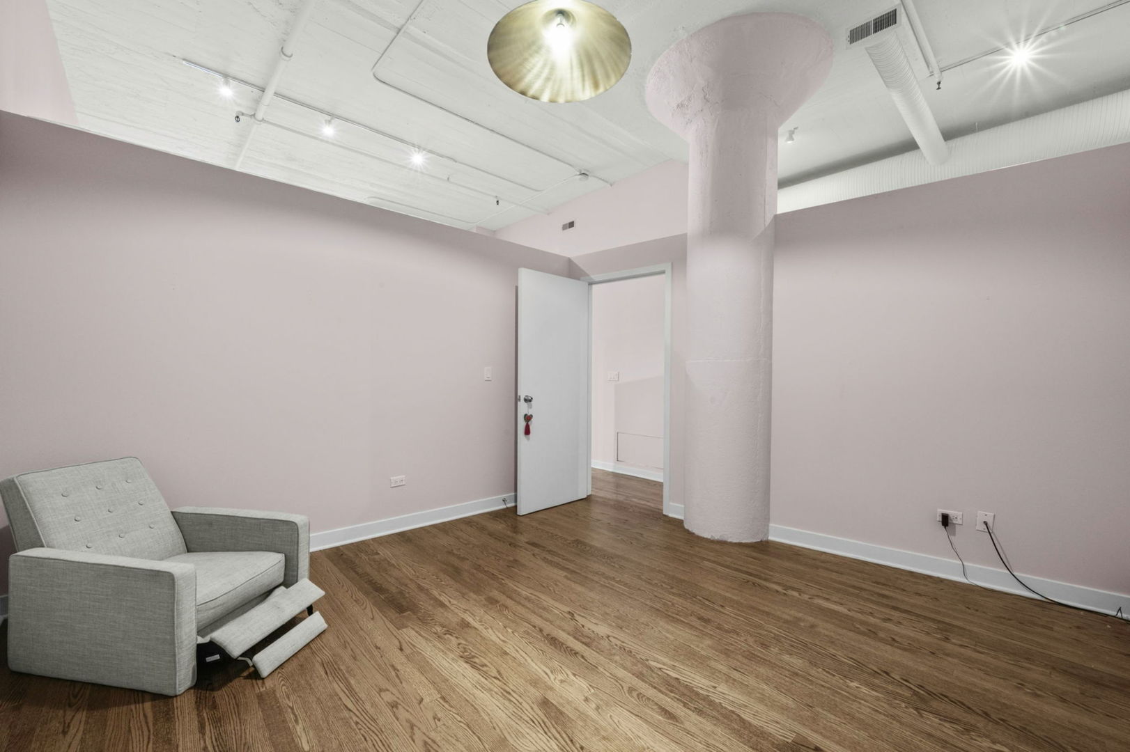 547 South Clark Street, Unit 604 Chicago, IL 60605 - Photo 23 of 31