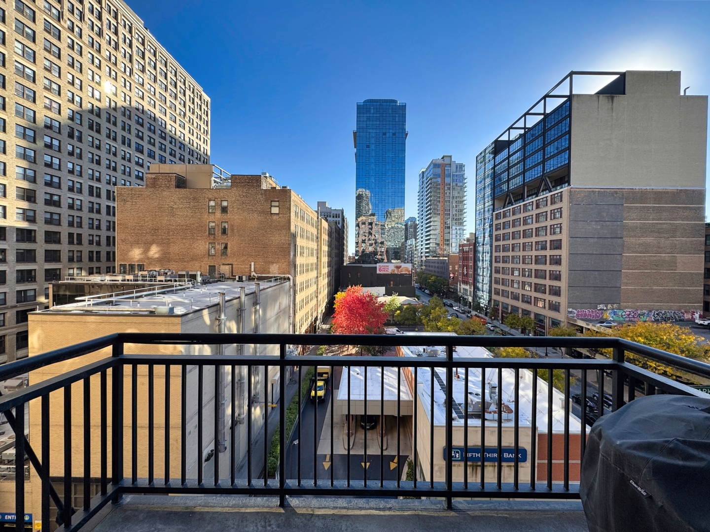 547 South Clark Street, Unit 604 Chicago, IL 60605 - Photo 8 of 31