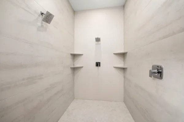 $2,700 | 122 East 31st 1/2 Street, Houston, TX 77018