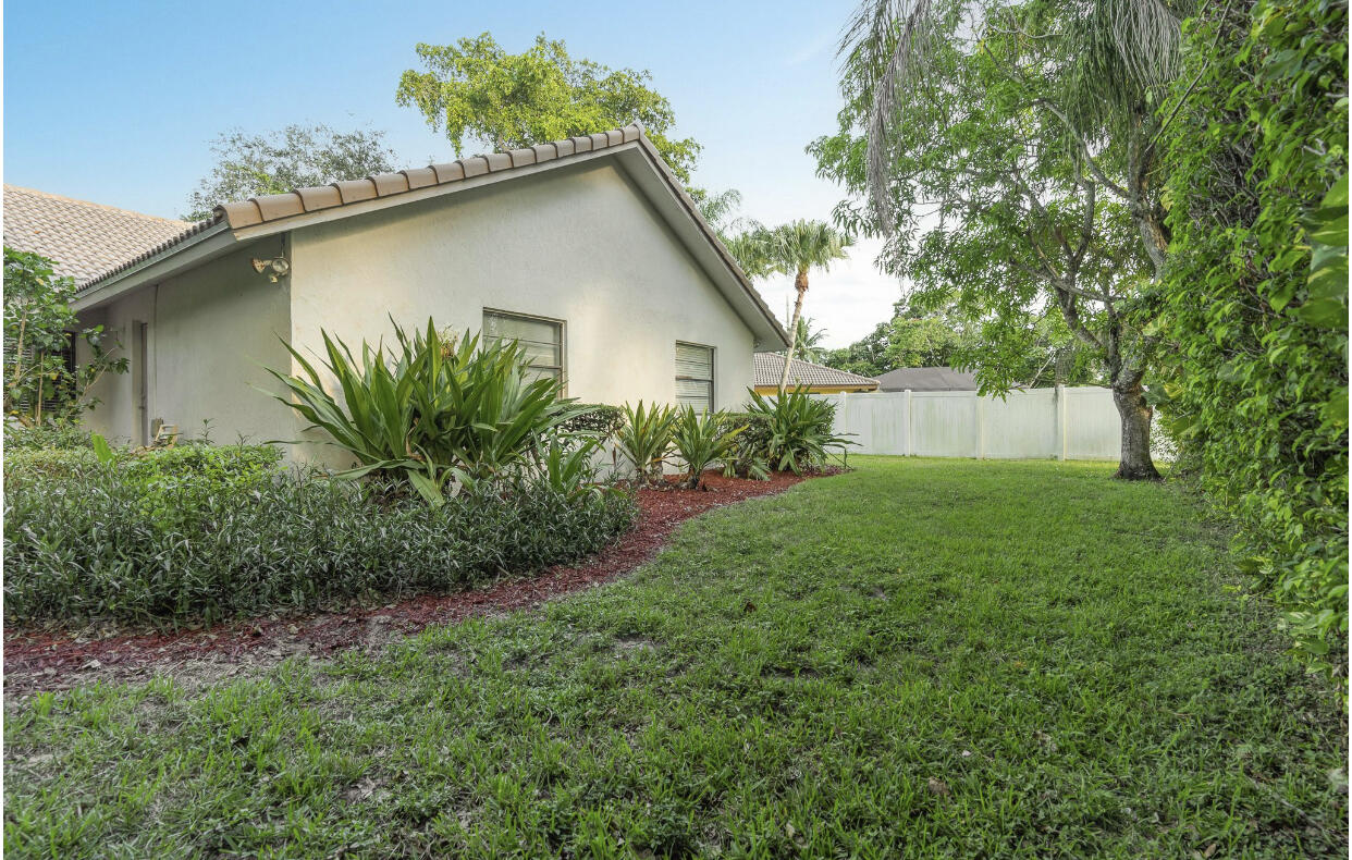 21929 Pine Trace Boca Raton, FL 33428 - Photo 19 of 20 IMG_3531