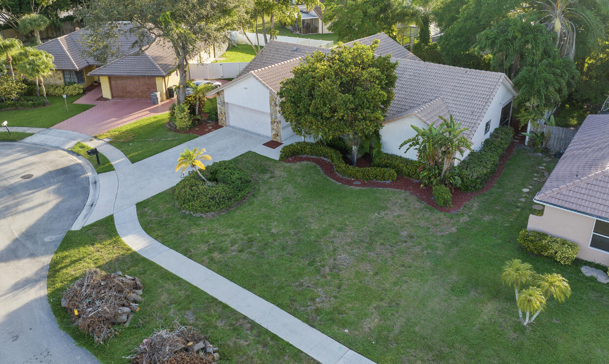 21929 Pine Trace Boca Raton, FL 33428 - Photo 4 of 20 IMG_3511