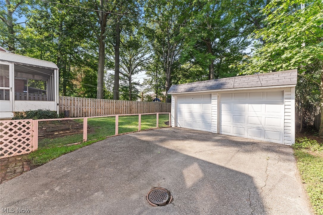 1768 Oakmount Road South Euclid, OH 44121 - Photo 4 of 31