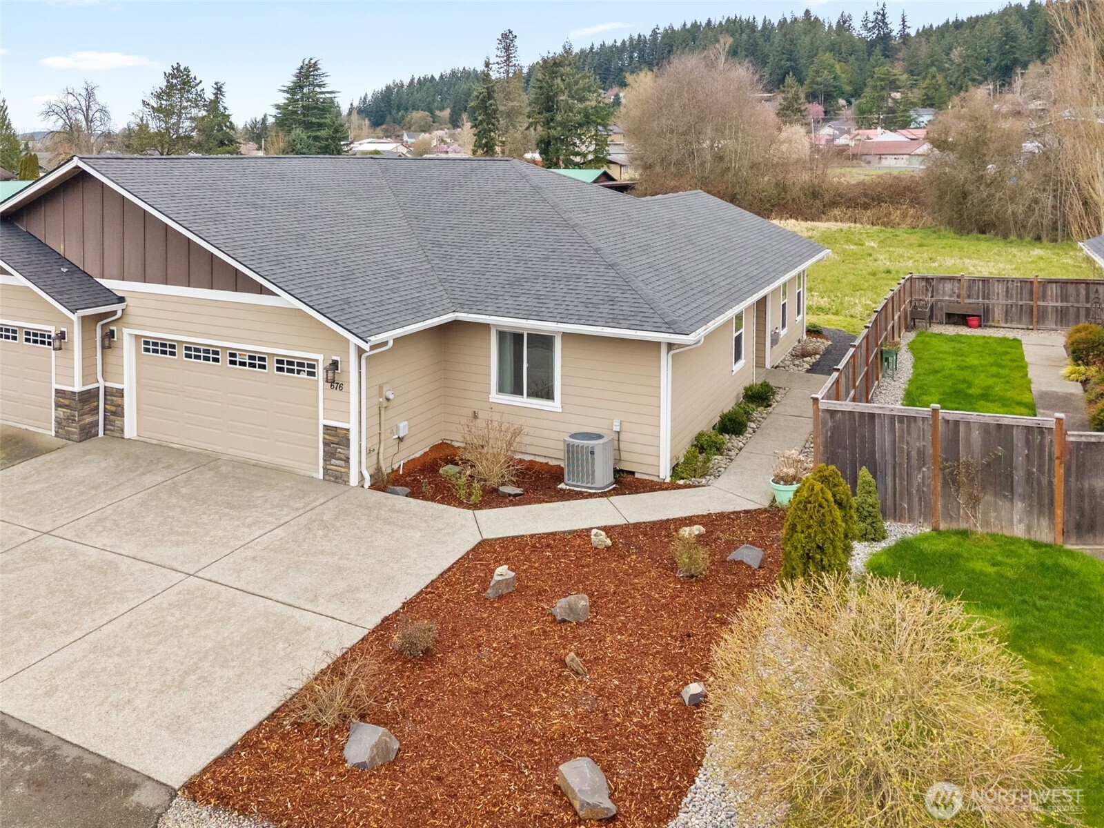 676 Southwest 20th Street, Unit A Chehalis, WA 98532 - Photo 6 of 32 Gallery Image 6