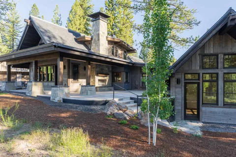 $6,300,000 | 561 Stewart McKay, Truckee, CA 96161