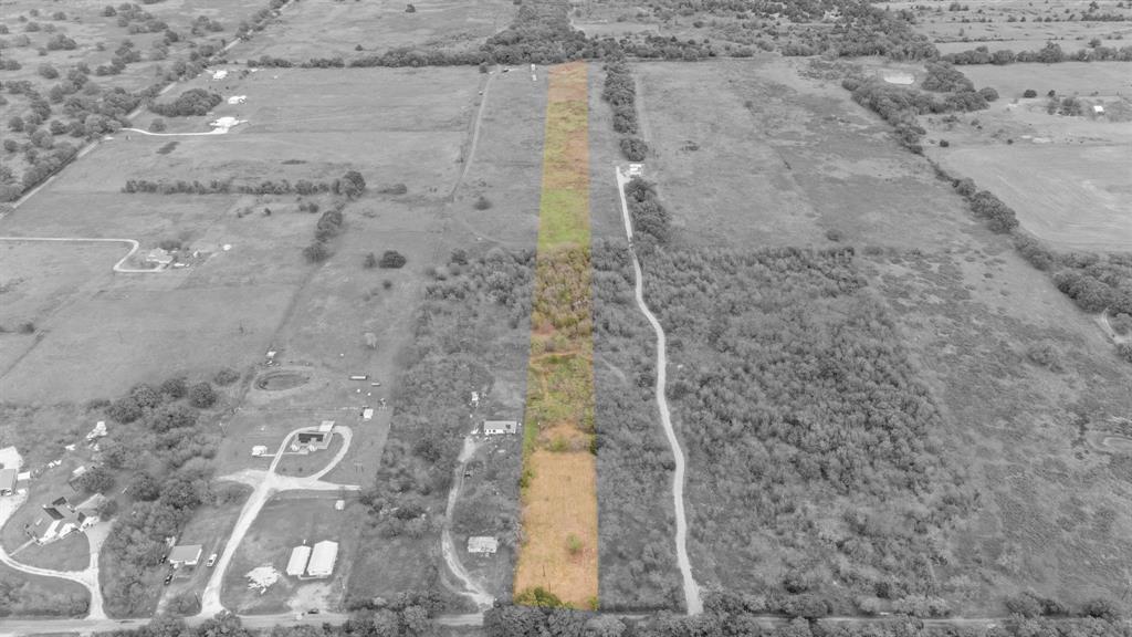 870 Wagoner Road Waco, TX 76705 - Photo 5 of 26 a bathroom with a shower