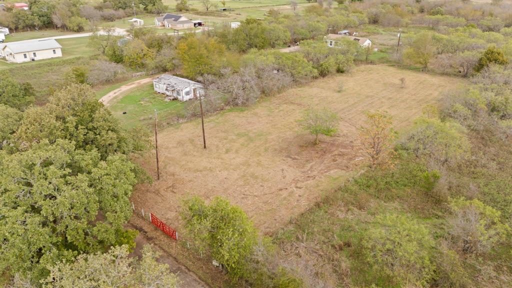 870 Wagoner Road Waco, TX 76705 - Photo 10 of 26 a view of residential bathroom with sink