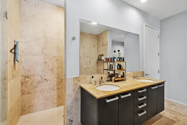 $899,000 | 550 North St Clair Street, Unit 2601, Chicago, IL 60611