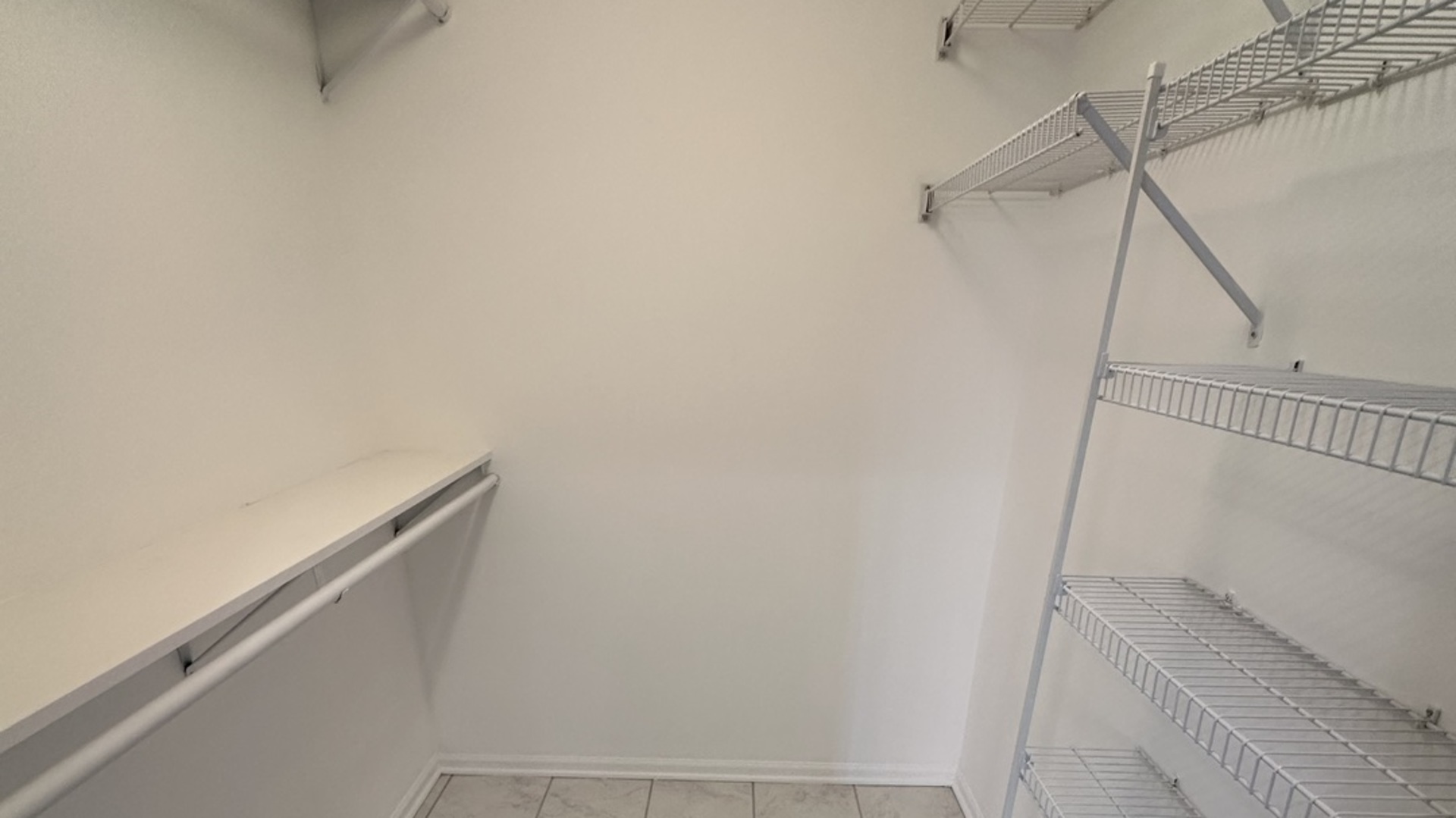 401 Kelburn Road, Unit 114 Deerfield, IL 60015 - Photo 11 of 19 Gallery Image 11
