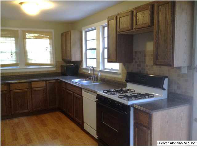 3772 Hilltop Road Southeast Bessemer, AL 35022 - Photo 2 of 5