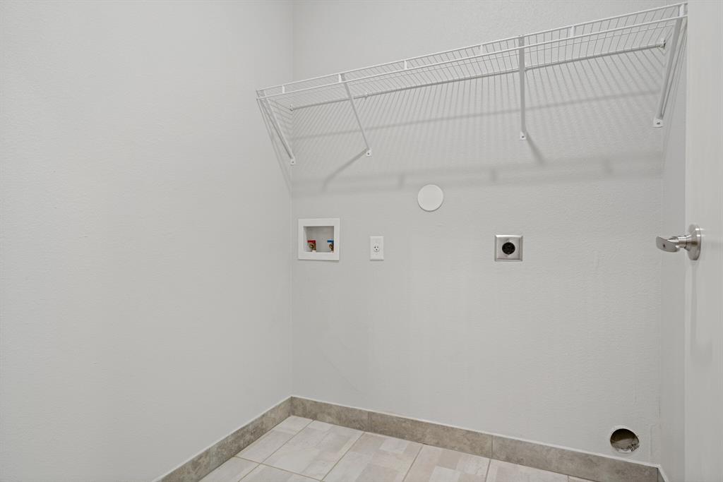 1220 West Trinity Mills Road, Unit 2011 Carrollton, TX 75006 - Photo 12 of 13 a view of a small space