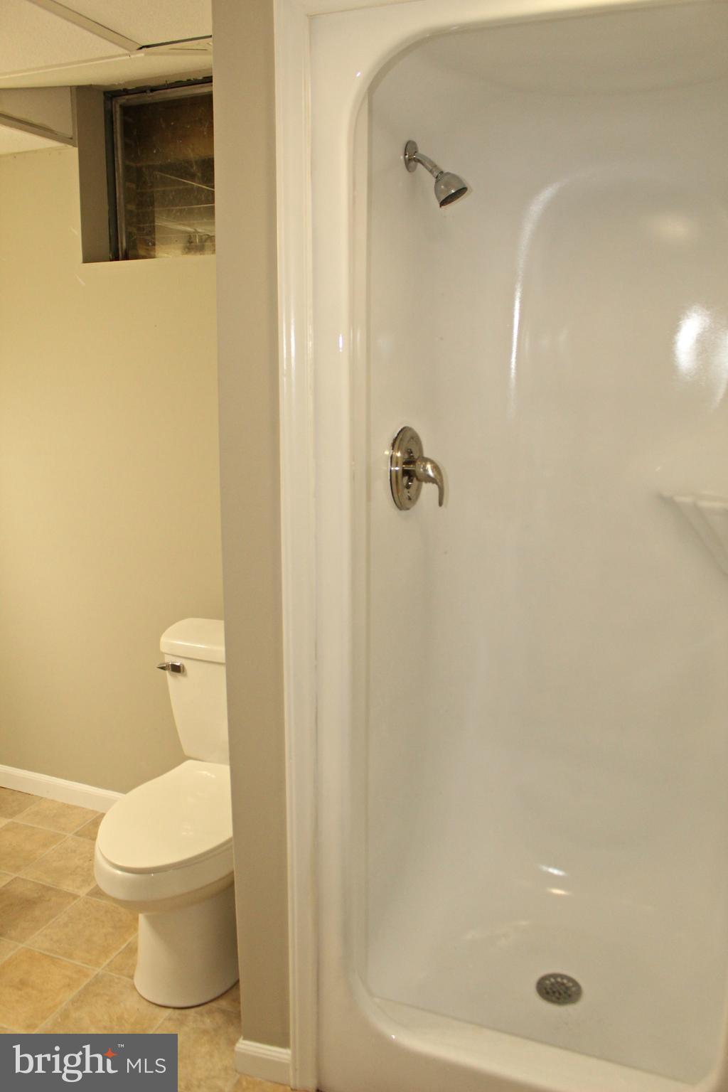 6104 Sam Riggs Road Laytonsville, MD 20882 - Photo 26 of 29 Bath