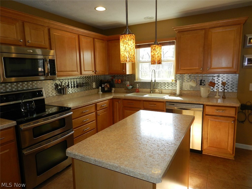 3566 Case Road Avon, OH 44011 - Photo 6 of 35