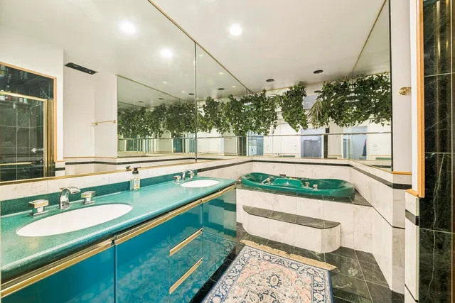 $850,000 | 6433 Drake Avenue, Lincolnwood, IL 60712