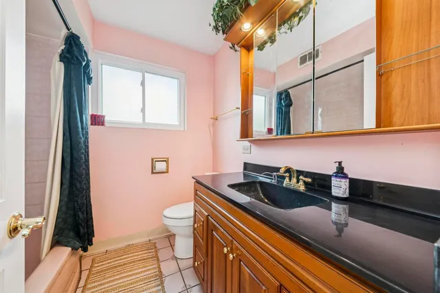 $850,000 | 6433 Drake Avenue, Lincolnwood, IL 60712