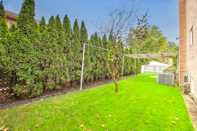 $850,000 | 6433 Drake Avenue, Lincolnwood, IL 60712