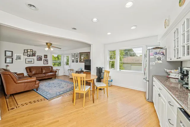 $850,000 | 6433 Drake Avenue, Lincolnwood, IL 60712