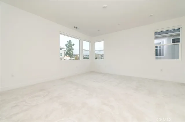 $6,000 | 224 Lexford, Irvine, CA 92618