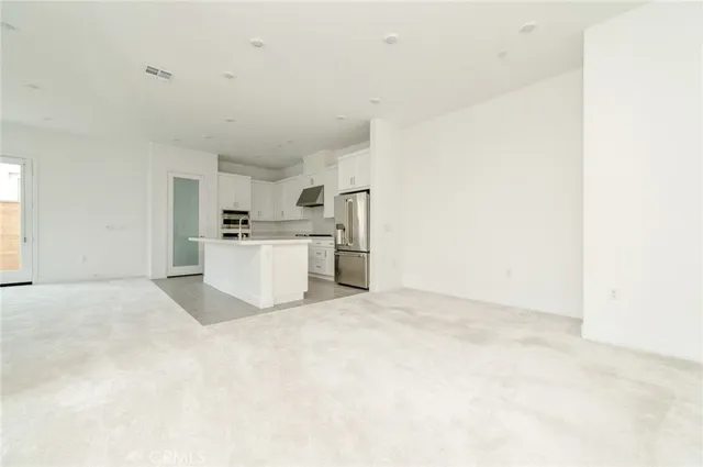 $6,000 | 224 Lexford, Irvine, CA 92618