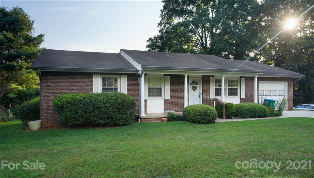 34 Fieldcrest Road Arden, NC 28704 - Photo 2 of 26 Gallery Image 2