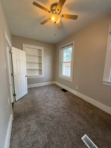 $139,900 | 1401 West Elm Street, Bloomington, IL 61701