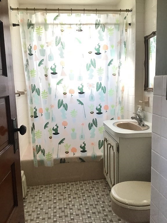 14 Caprera Road Worcester, MA 01604 - Photo 9 of 28 Gallery Image 9