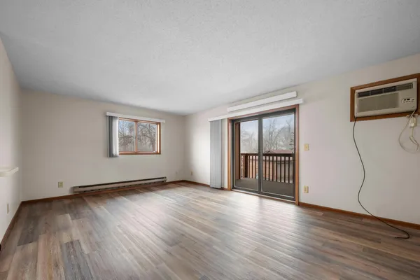 $188,000 | 4870 Babcock Trail, Unit 333, Inver Grove Heights, MN 55077