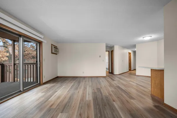 $188,000 | 4870 Babcock Trail, Unit 333, Inver Grove Heights, MN 55077