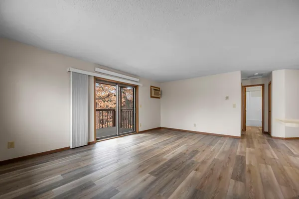 $188,000 | 4870 Babcock Trail, Unit 333, Inver Grove Heights, MN 55077