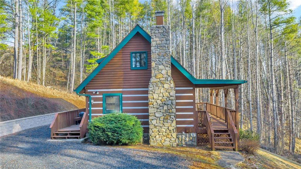 284 Rivers Edge Access Road Jefferson, NC 28640 - Photo 3 of 39 Gallery Image 3
