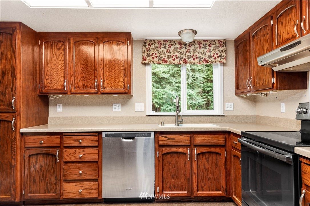 1320 Eagle Ridge Road Oak Harbor, WA 98277 - Photo 11 of 39 Gallery Image 11