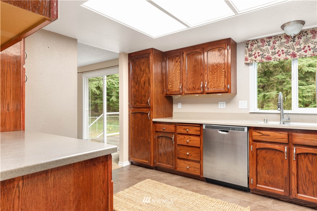 1320 Eagle Ridge Road Oak Harbor, WA 98277 - Photo 12 of 39 Gallery Image 12