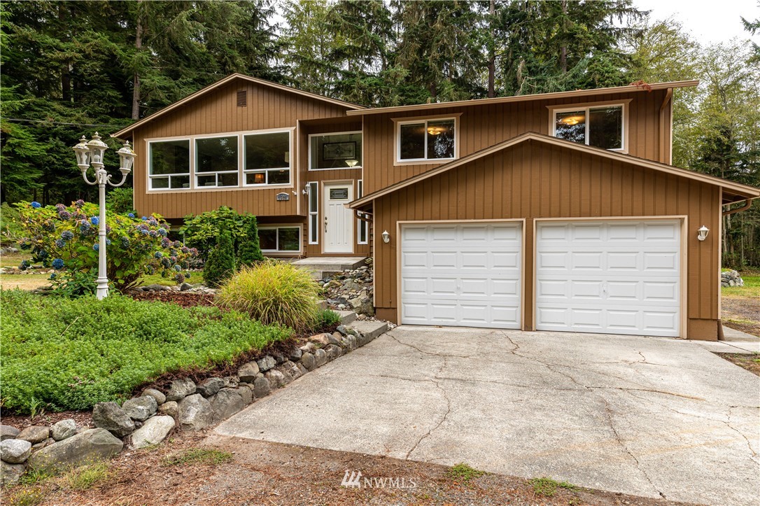 1320 Eagle Ridge Road Oak Harbor, WA 98277 - Photo 4 of 39 Gallery Image 4