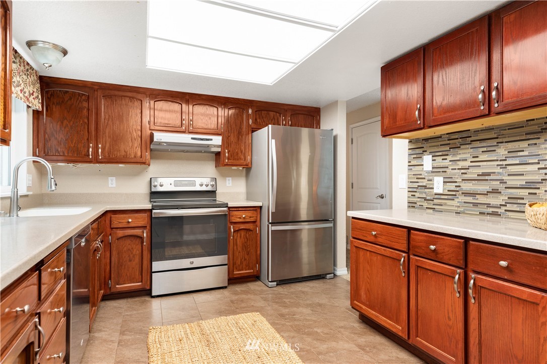 1320 Eagle Ridge Road Oak Harbor, WA 98277 - Photo 10 of 39 Gallery Image 10