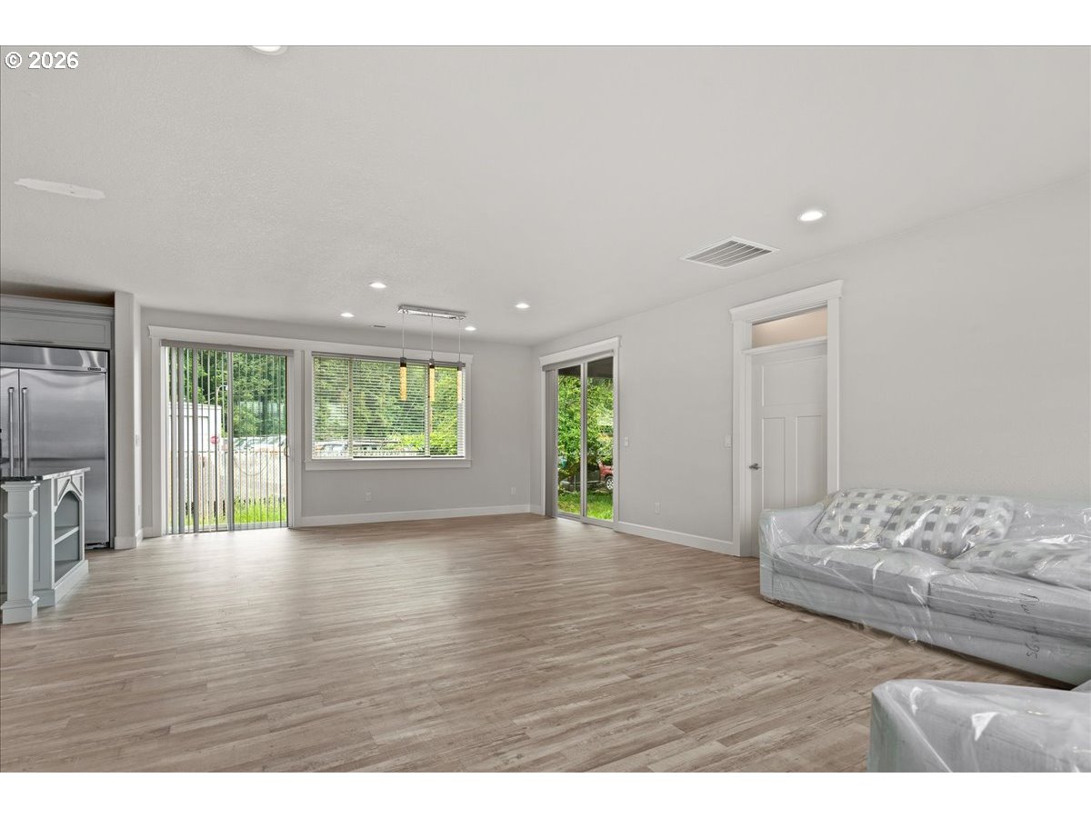 4098 Portland Road Northeast Salem, OR 97301 - Photo 17 of 47