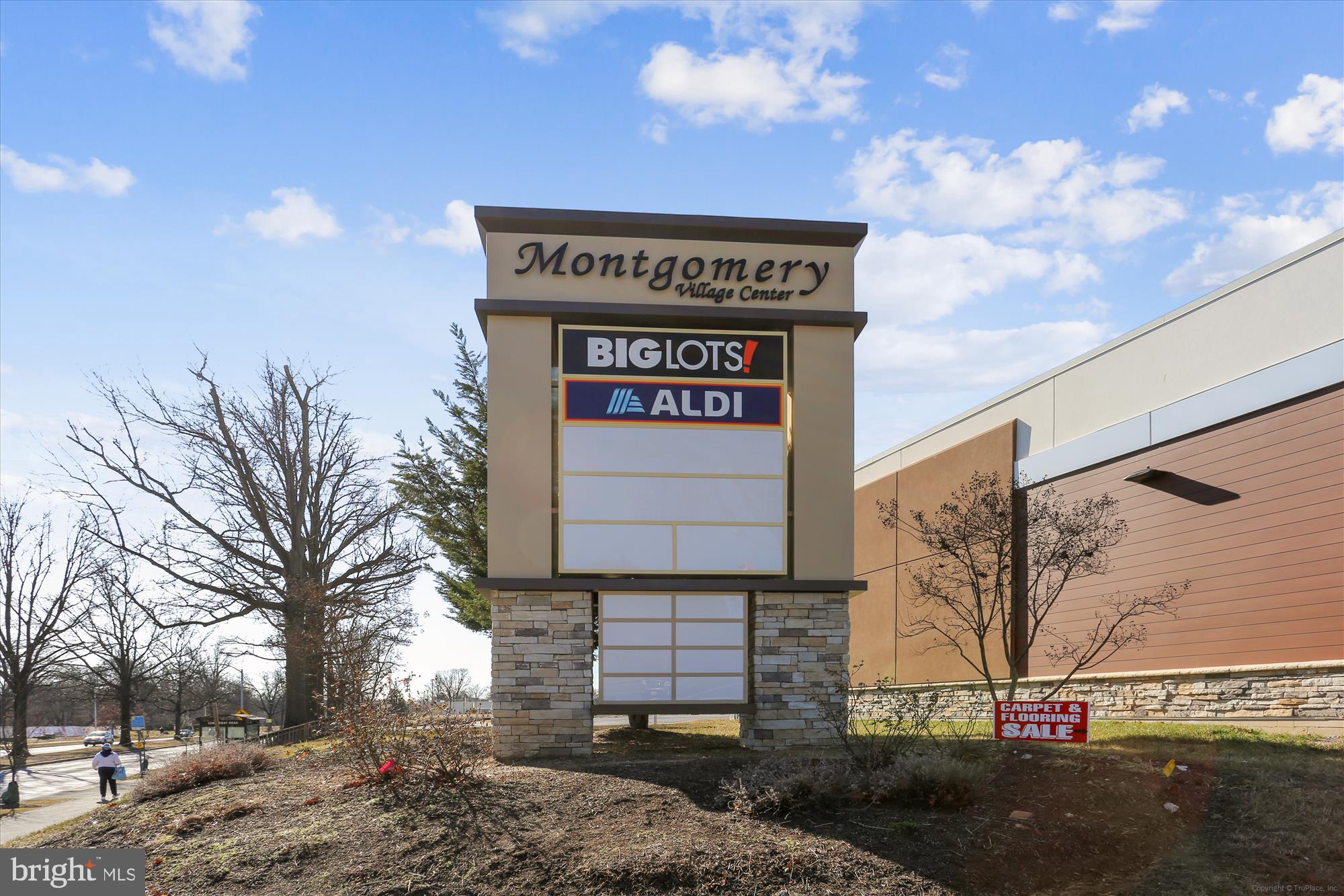 18801 Nathans Place Gaithersburg, MD 20886 - Photo 41 of 60 a sign on the side of a street