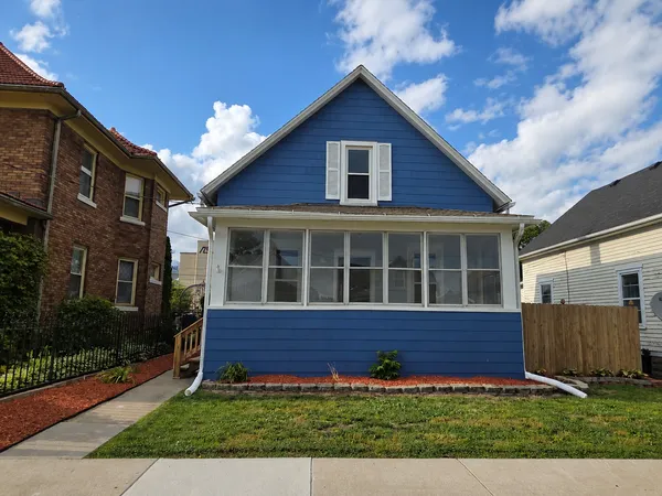 $132,000 | 717 17th Avenue, Moline, IL 61265