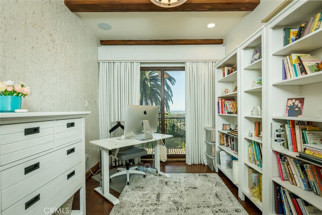 330 Kempton Road Glendale, CA 91202 - Photo 37 of 75 Gallery Image 37