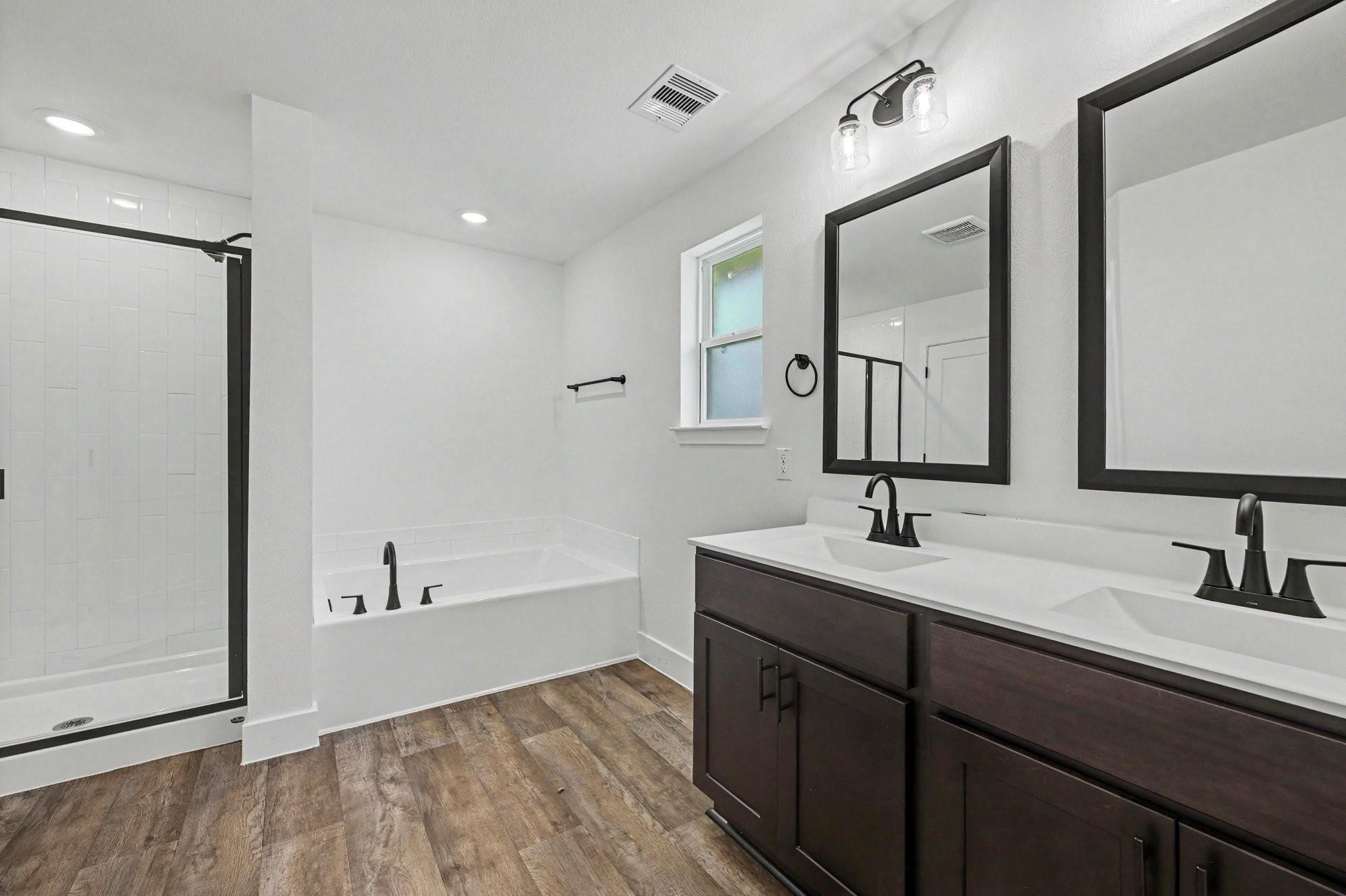 8 Keystone Court Angleton, TX 77515 - Photo 22 of 25