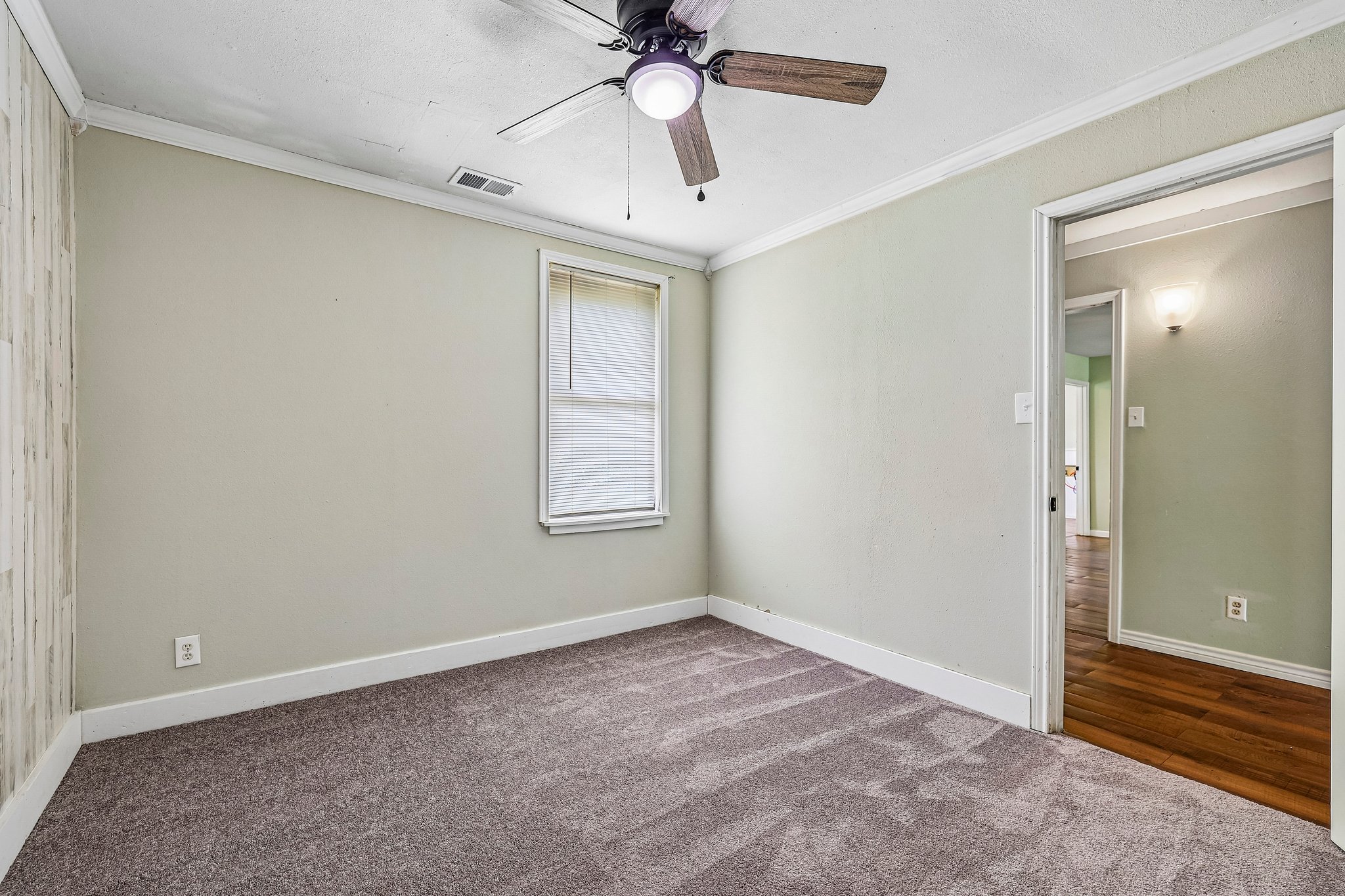 122 Dodd Preston Road Elgin, TX 78621 - Photo 21 of 37 downstairs