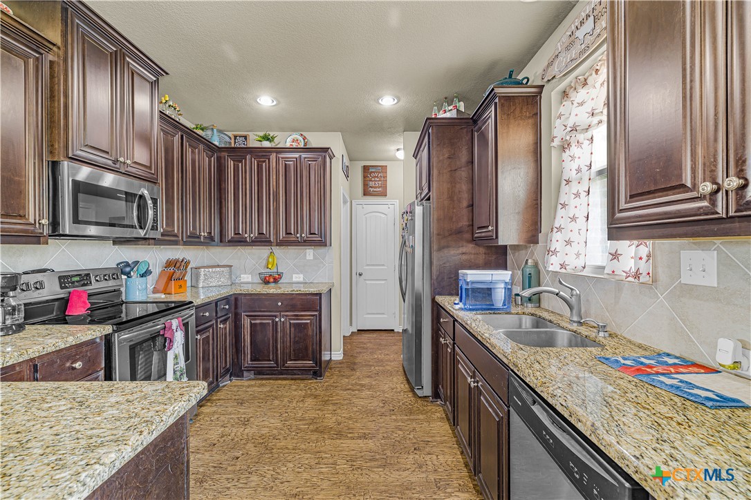 1032 Levi Sloan Road Victoria, TX 77904 - Photo 2 of 24