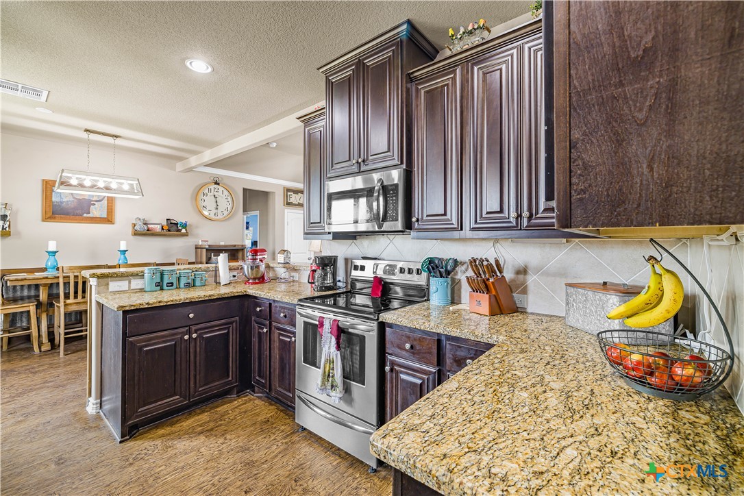 1032 Levi Sloan Road Victoria, TX 77904 - Photo 4 of 24