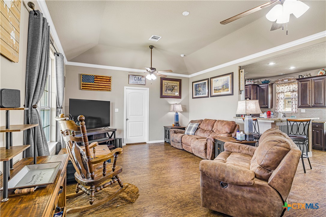 1032 Levi Sloan Road Victoria, TX 77904 - Photo 6 of 24