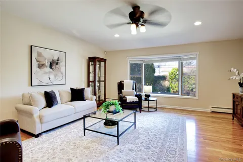 $1,239,000 | 119 Radcliff Avenue, Port Washington, NY 11050