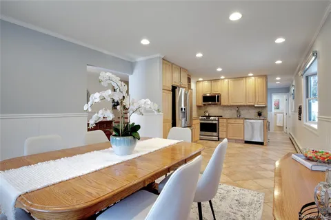 $1,239,000 | 119 Radcliff Avenue, Port Washington, NY 11050