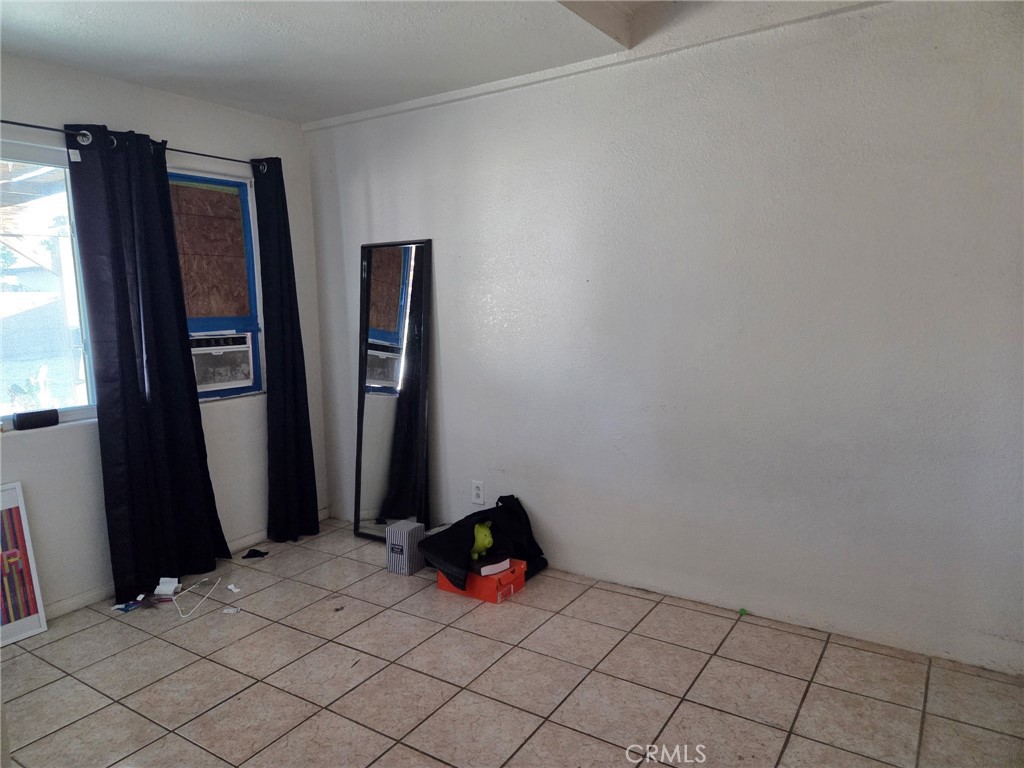 87135 Airport Frontage Road Thermal, CA 92274 - Photo 15 of 21 Back home living area