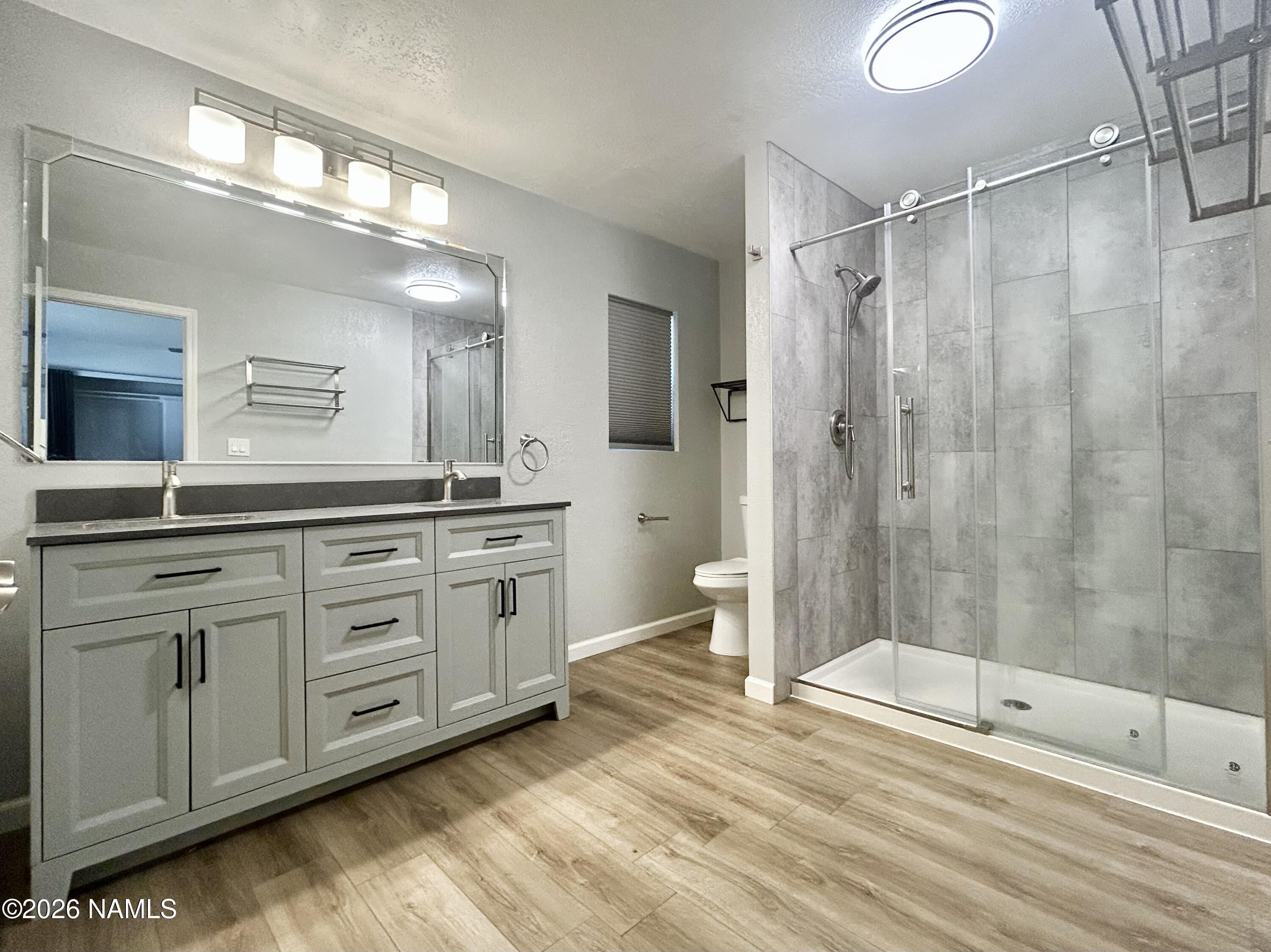 4805 South Thorn Road Flagstaff, AZ 86005 - Photo 17 of 30 Primary Bathroom